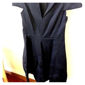 Nwt Halston Heritage embroidered dress